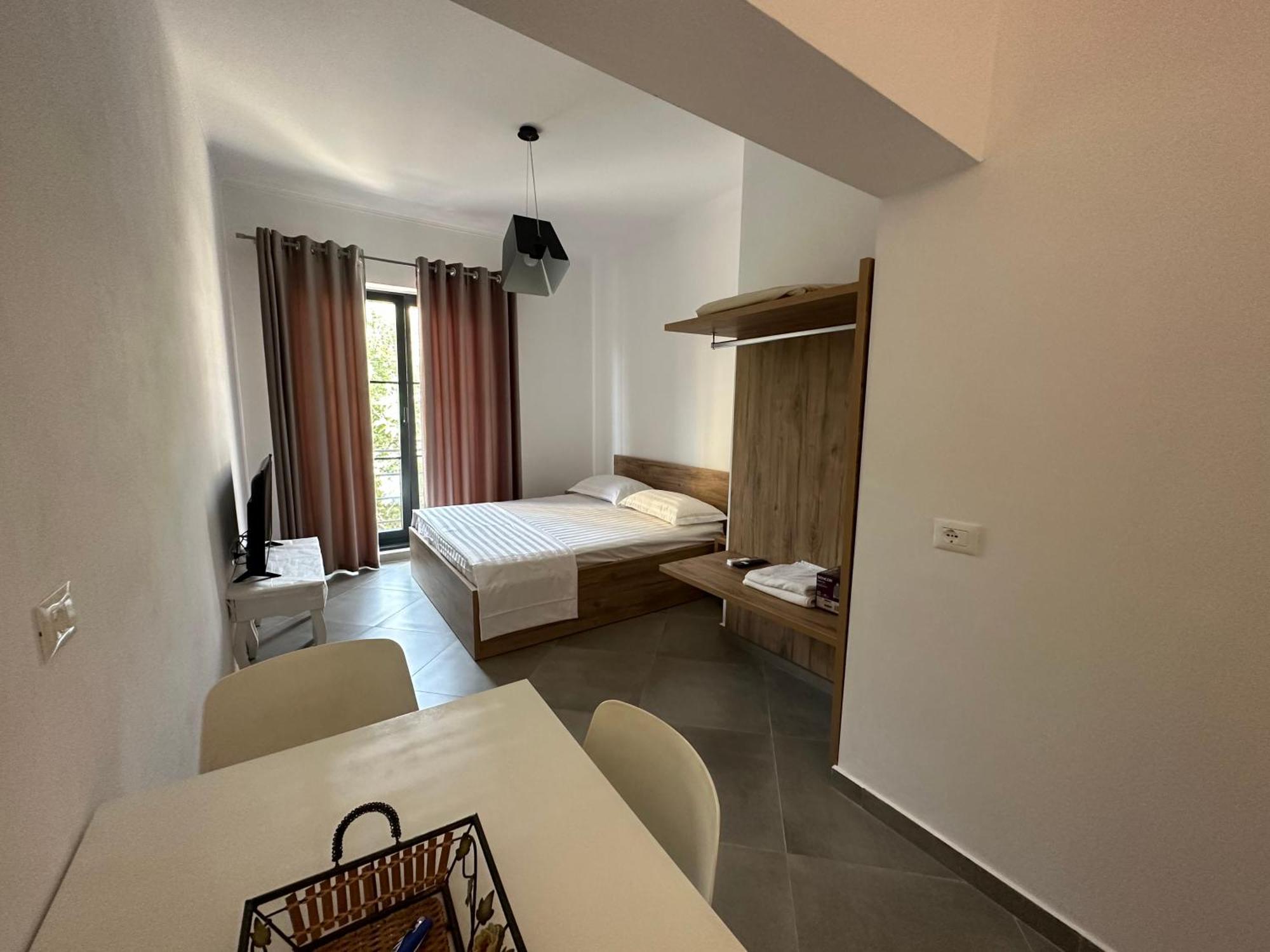Central Comfort Suites Tirana Exterior foto