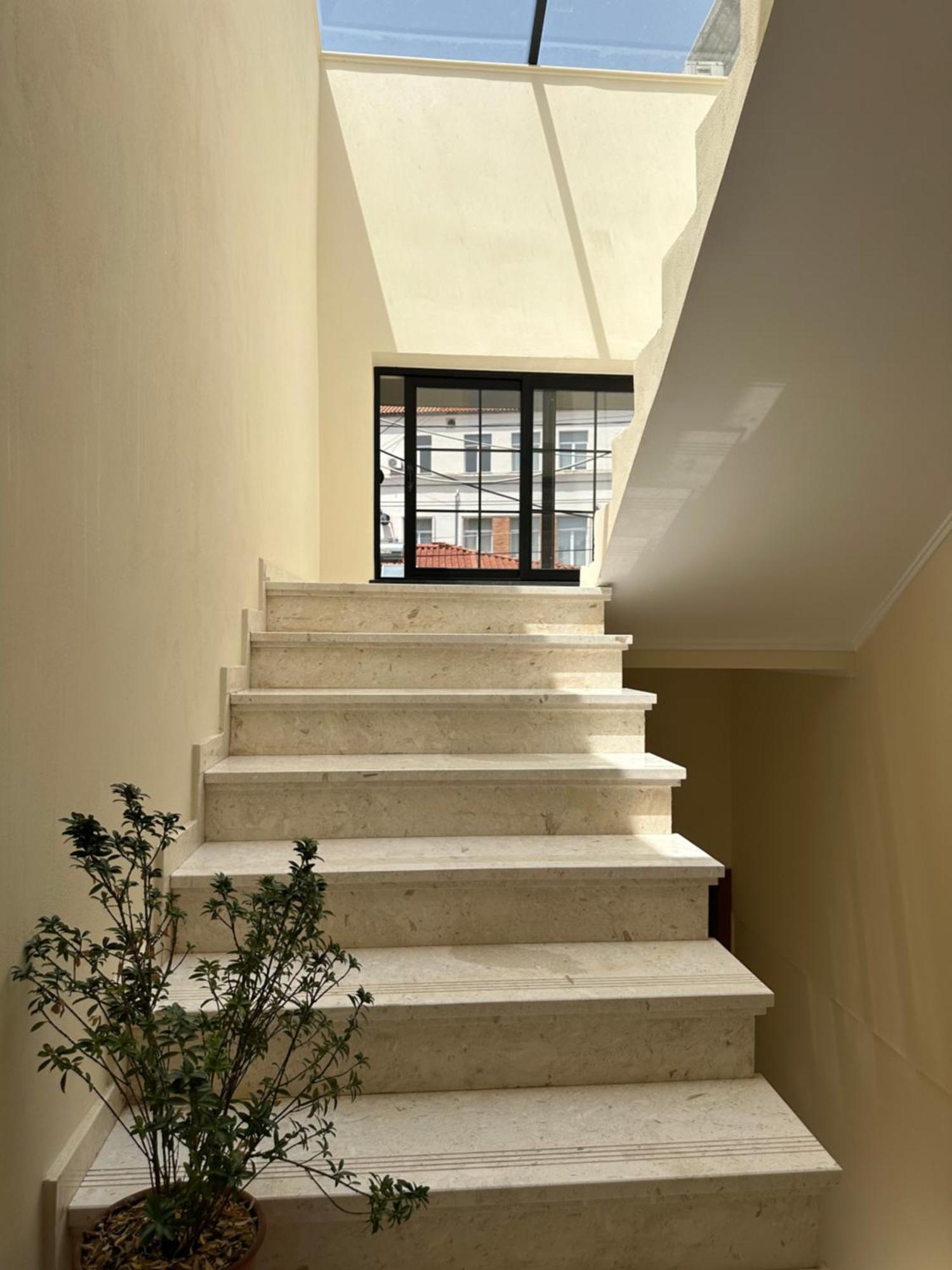 Central Comfort Suites Tirana Exterior foto
