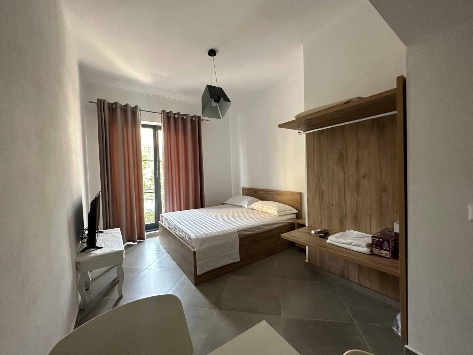 Central Comfort Suites Tirana Exterior foto