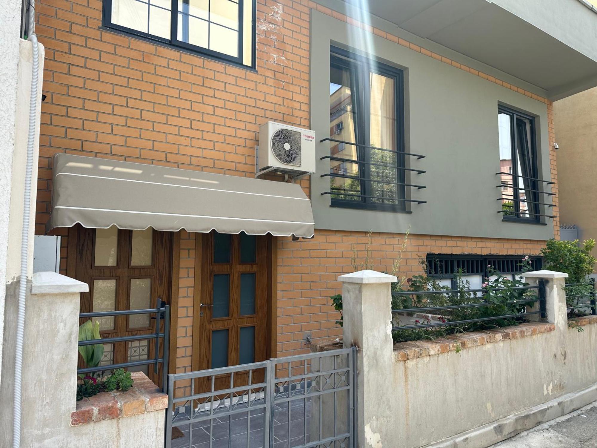 Central Comfort Suites Tirana Exterior foto