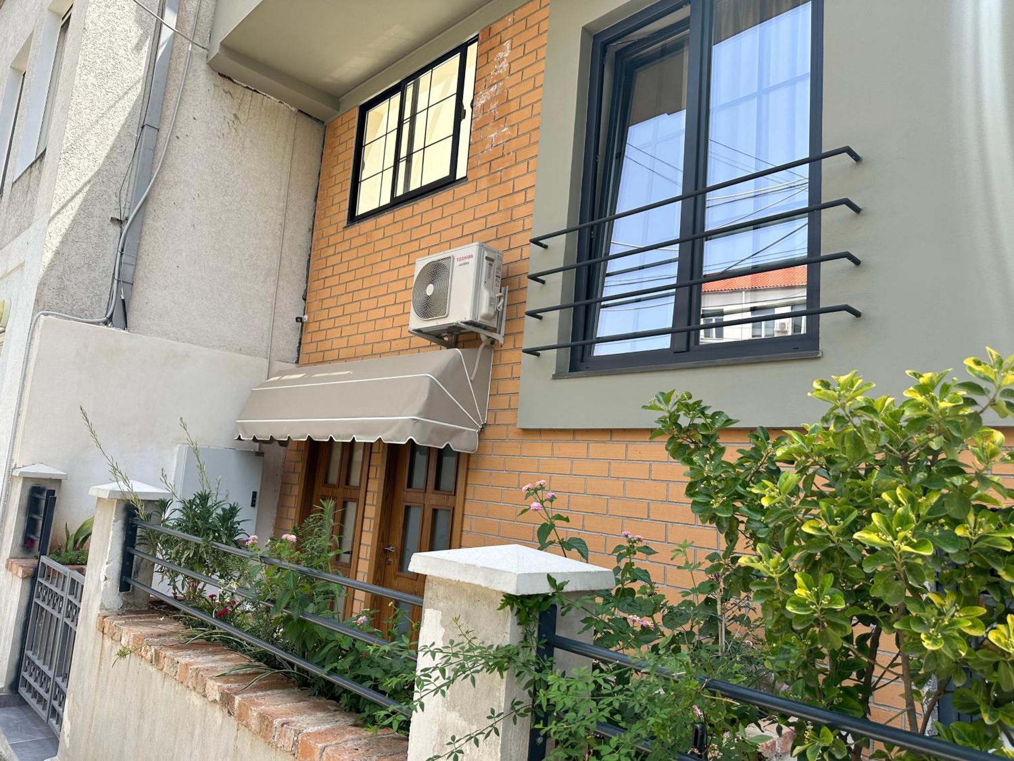 Central Comfort Suites Tirana Exterior foto